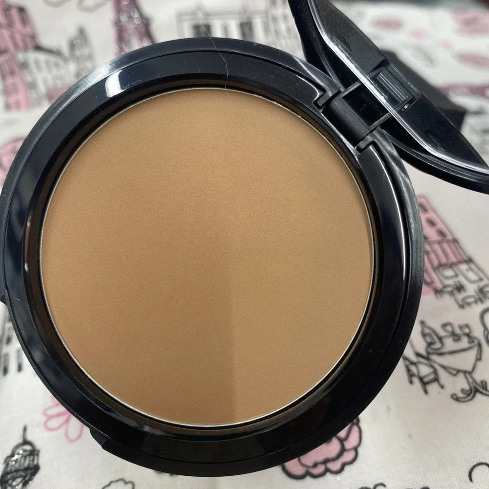 Kat Von D Lock-it Blotting Powder Matifiante Shade Deep Read Description